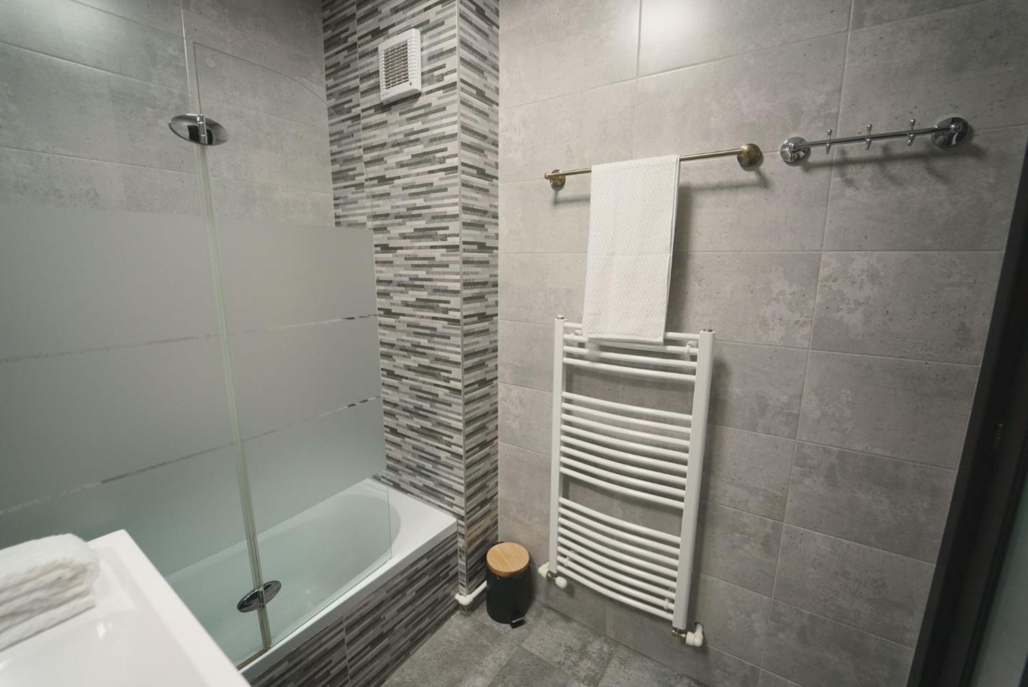 Luxury Apartament Ultracentral Of Suceava Esplanada Exterior photo